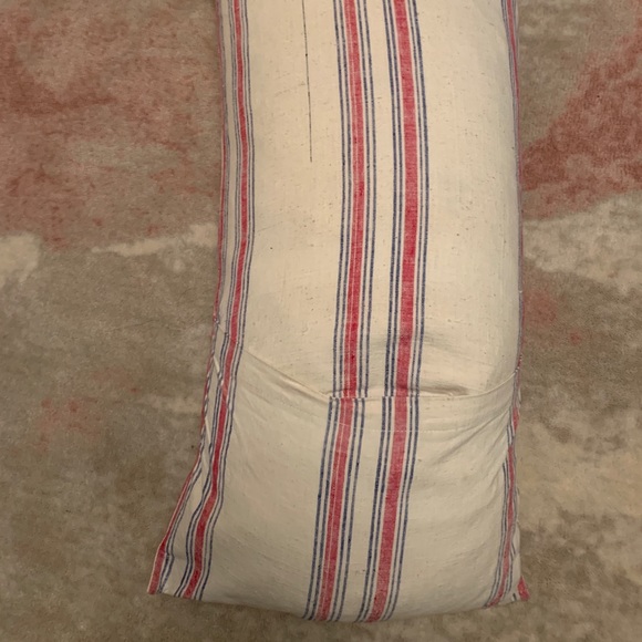 Vintage Farmhouse accent pillow - Picture 6 of 6